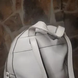 MICHAEL Michael Kors | Bags | Michael Kors White Gold  display picture 3